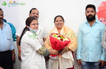 Vandaniya Balasaheb Thakrey Aapla Dawakhana Anand Dighe Medongo Jansankalp 1482022_3